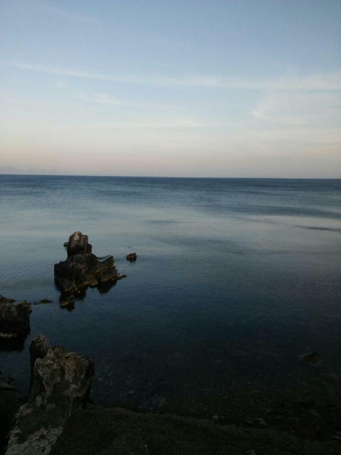 Seafront Studio With Direct Beach Access Koróni Eksteriør bilde